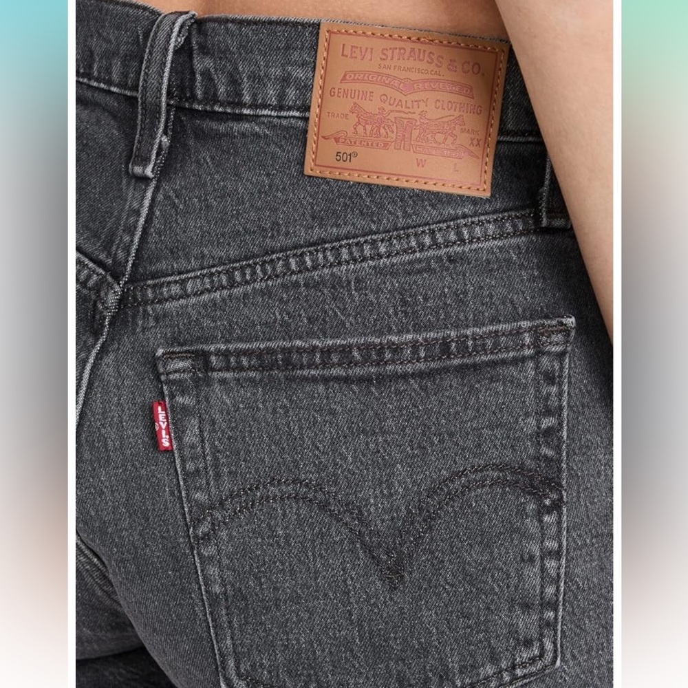 Levi’s 501 Women High-Rise Short in Indigo Wash